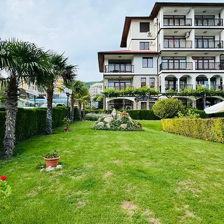 شقة бадемите 2 б 11 Two Bedroom سفيتي فلاس