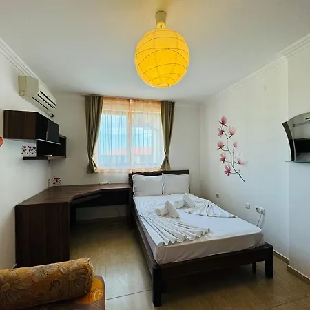 бадемите 2 б 11 Two Bedroom דירה
